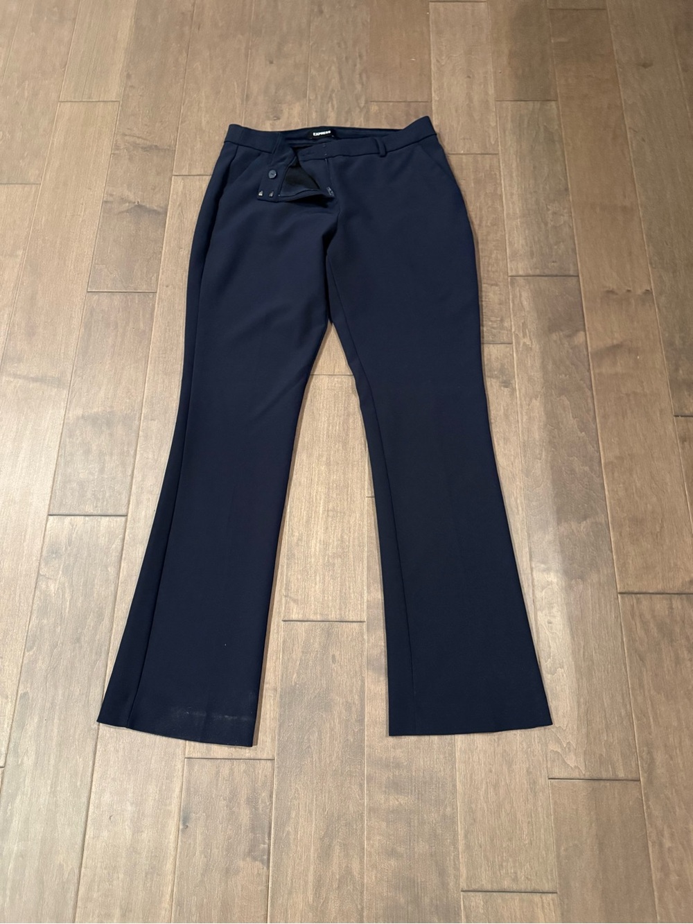 Express Women’s Mid Rise Bootcut Pant (size 12)